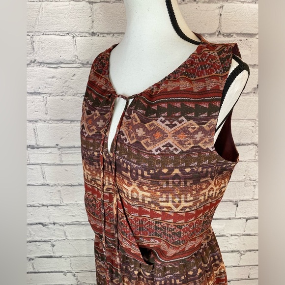 BCBG Aztec Tribal Boho Maroon Sleeveless Romper Playsuit w/ Pockets size Medium - Picture 3 of 9